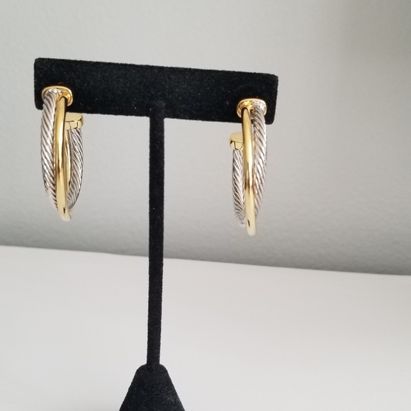 Beautiful two tone earrings. - Picture 3 of 4